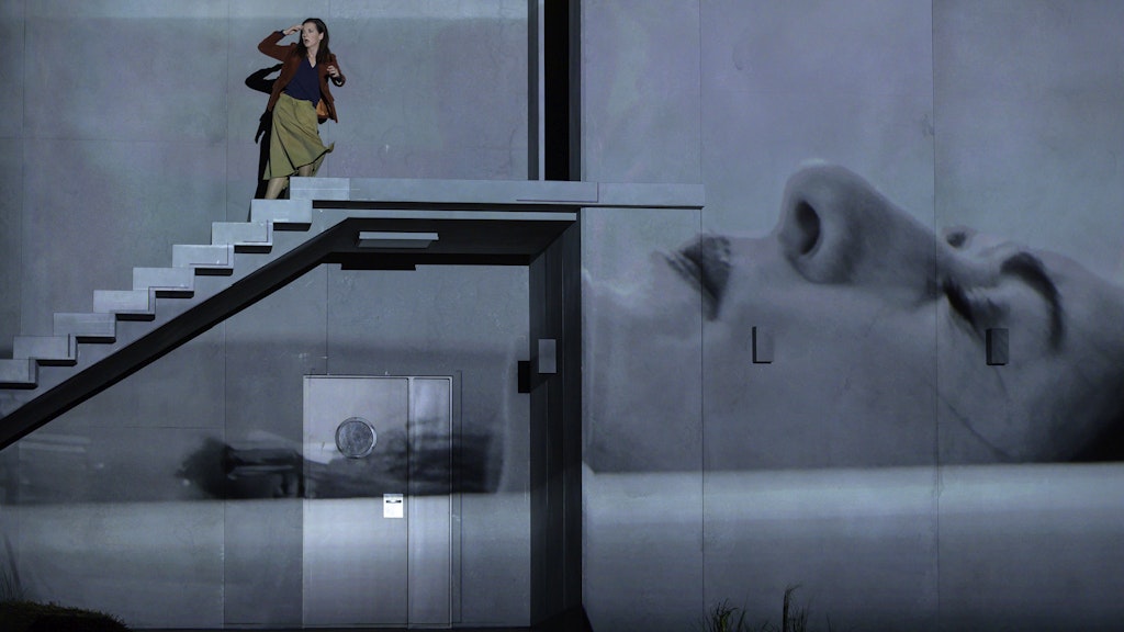 Patrizia Ciofi in Chaya Czernowins Oper "Heart Chamber" an der Deutschen Oper Berlin.