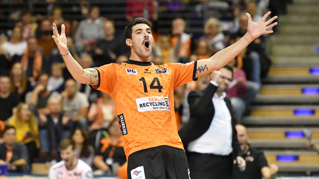 Nach dem Sieg im Supercup wollen die BR Volleys und Nicolas Le Goff wieder über einen Sieg gegen Friedrichshafen jubeln.