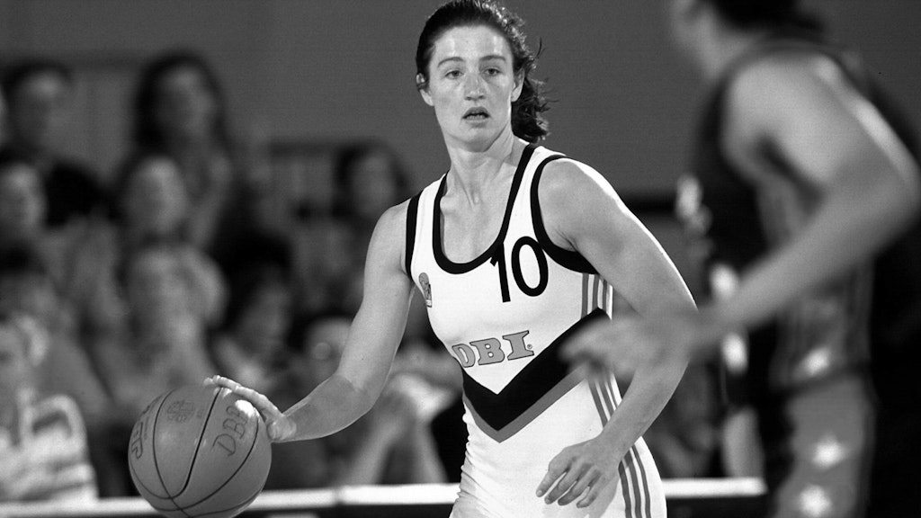 Birgit Eggert (später Menz) 1997 im Trikot der deutschen Basketball-Nationalmannschaft.