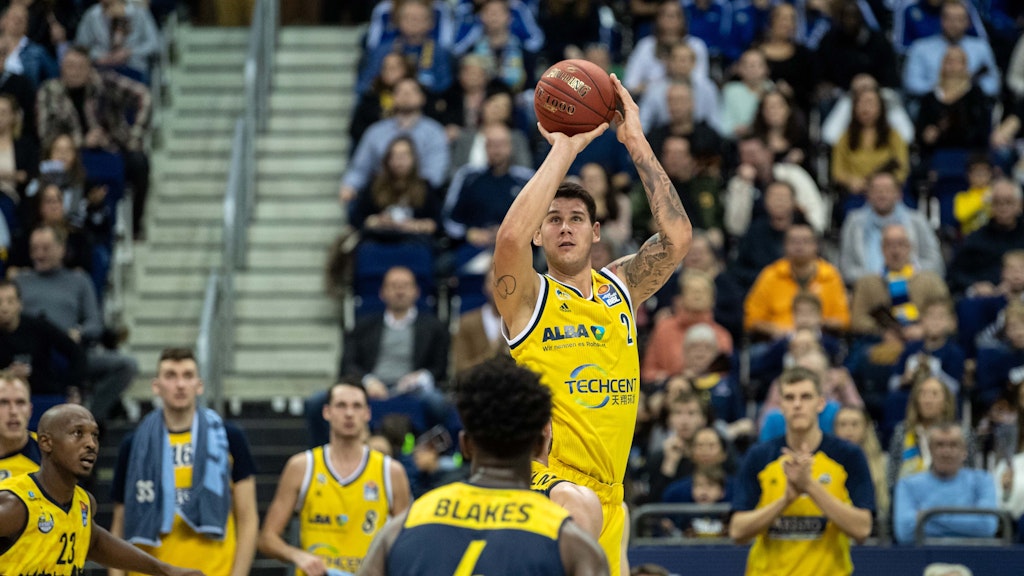 Bogdan Radosavljevic wirft nun wieder für Alba Berlin.