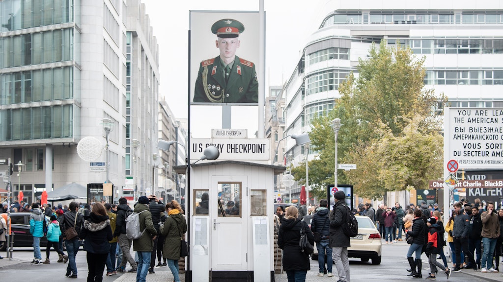 Ein beliebtes Ziel bei Touristen: der Checkpoint Charlie. 