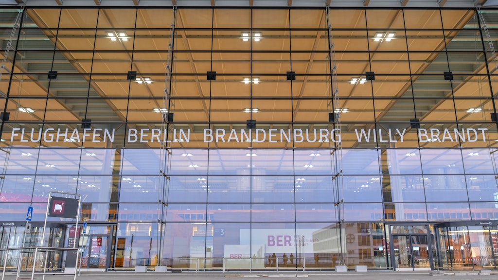 Hauptterminalgebäude vom Hauptstadflughafen Berlin Brandenburg Willy Brandt (BER).