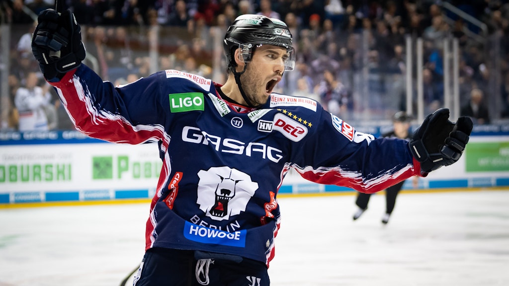 James Sheppard erlöst die Eisbären Berlin mit seinen beiden Treffern.