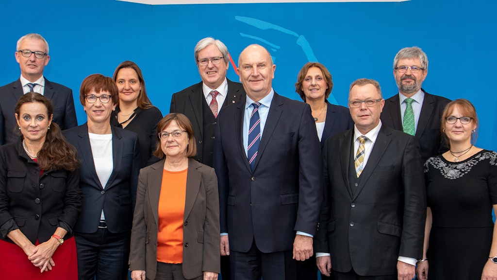 Die neue Landesregierung. Der Rechnungshof wird spätestens in einem Jahr das erste Mal die Arbeit kontrollieren. 