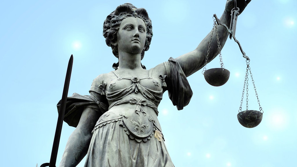 Justitia mit Waage und Schwert (Symbolfoto)