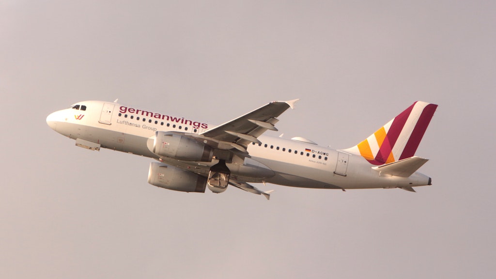 Ein Airbus A320 von Germanwings beim Start zu einem Inlandsflug vom Flughafen Düsseldorf.