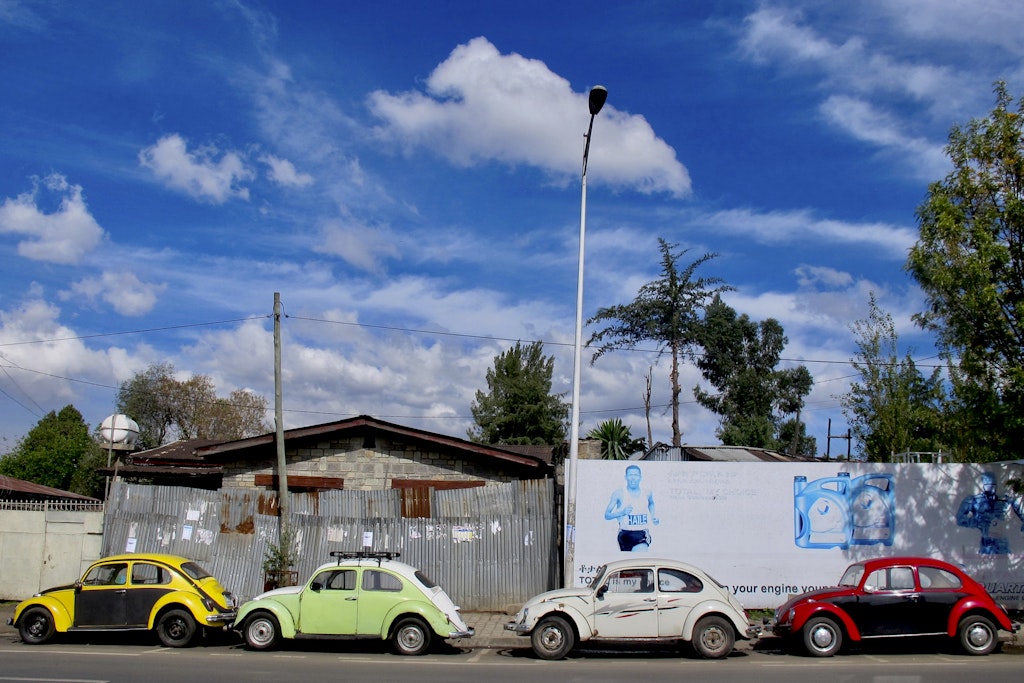 In Äthiopiens Hauptstadt sind VW Käfer keine Museumsstücke. Stattdessen sind sie täglich auf den Straßen Addis Abebas zu sehen.