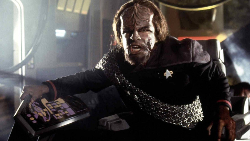 Vor dem Einschlafen eine Gute-Nacht-Geschichte lesen, Worf? „Qongchu', ngavyaw' mach“ ist gerade im Sefa Verlag erschienen.