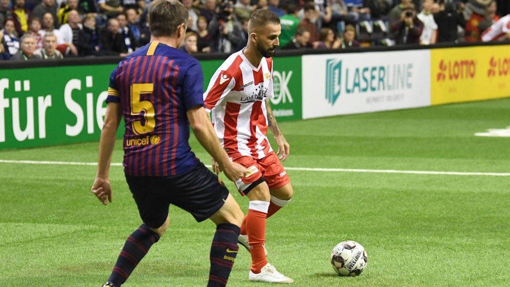 Der ehemalige Fußball-Profi Benjamin Köhler will in der Max-Schmeling-Halle zeigen, was er mit dem Ball noch drauf hat.