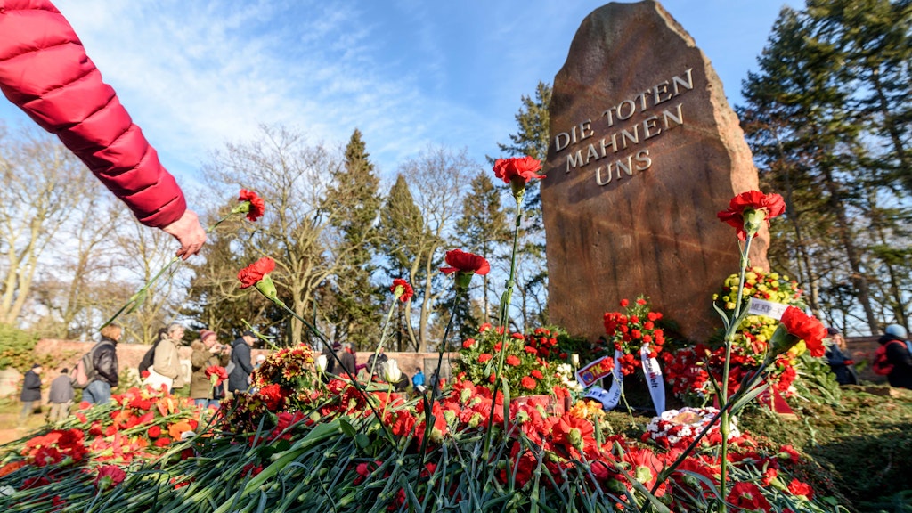 101 Jahre nach der Ermordung von Luxemburg und Liebknecht – das stille Gedenken gilt als weltweit größte politische Kundgebung auf einem Friedhof.
