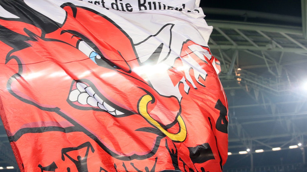 Im Zeichen des Bullen: In Leipzig träumt man vom Meistertitel. Auf der anderen Seite formiert sich der Widerstand gegen einen Klub, den man mit einem Getränkekonzern verwechseln kann.