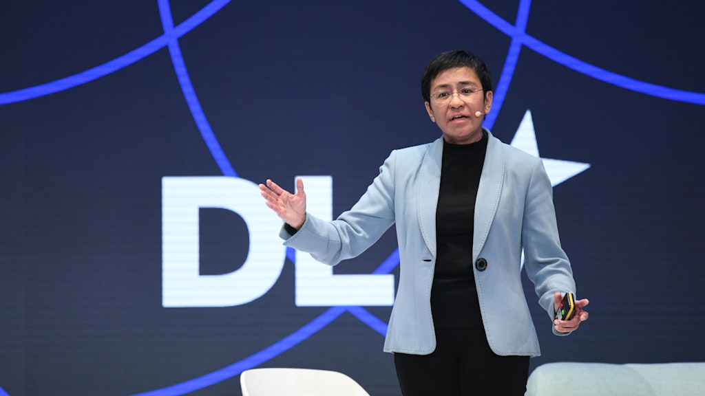 Maria Ressa, philippinische Journalistin und Autorin, bezichtigte Netzwerke wie Facebook, ihre Plattformen förderten den Aufstieg autoritärer Politiker.