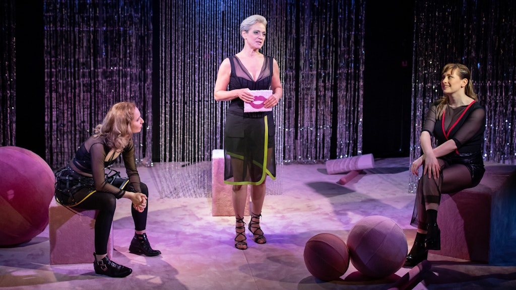 Das Theaterstück "Sex Arbeit" beleuchtet die Facetten der Sexindustrie und konfrontiert die Zuschauer mit ihren Vorurteilen.