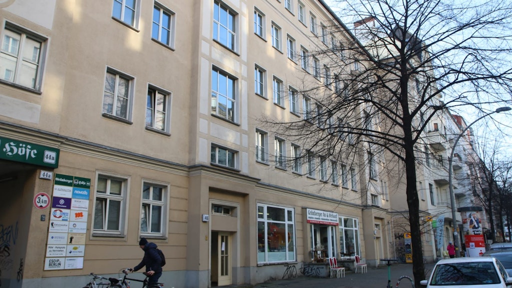 Die Grünberger Straße in Berlin-Friedrichshain: Hier erschoss ein Polizist am Freitag eine Frau.