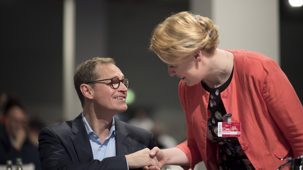 Michael Müller und Franziska Giffey auf dem Landesparteitag der Berliner SPD in Berlin.