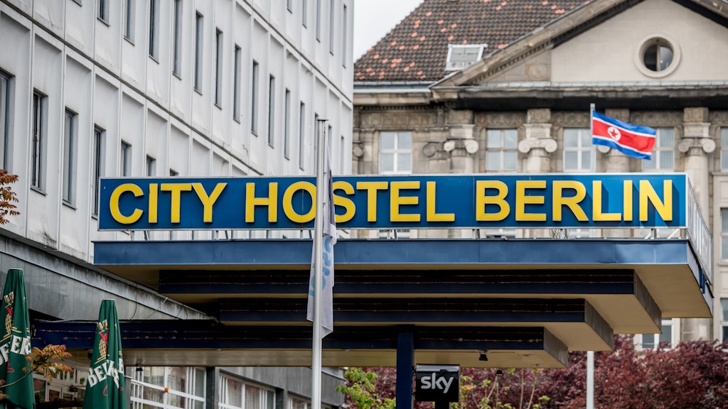 Das City-Hostel befindet sich auf dem Gelände der nordkoreanischen Botschaft.