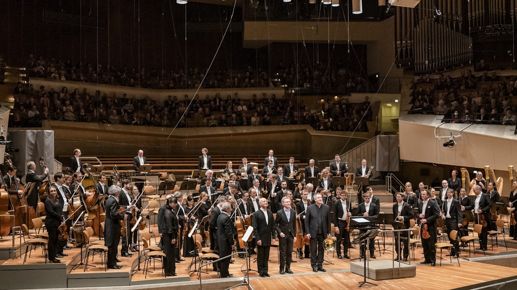 Paavo Järvi dirigiert die Berliner Philharmoniker.