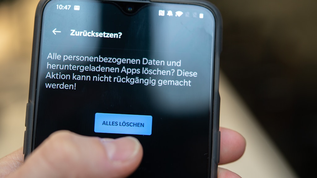 Vor dem Zurücksetzen des Smartphones sollten alle aufhebenswerten Daten gespeichert werden. Denn sonst sind sie verloren.