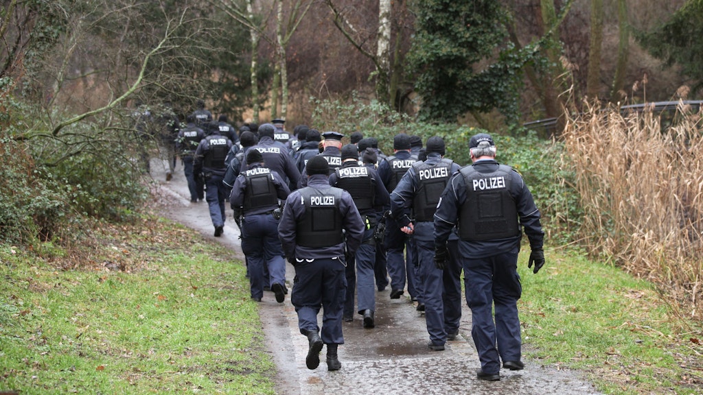 Polizisten der neuen Brennpunkteinheit marschierten am Wochenende schon mal im Görlitzer Park auf. 