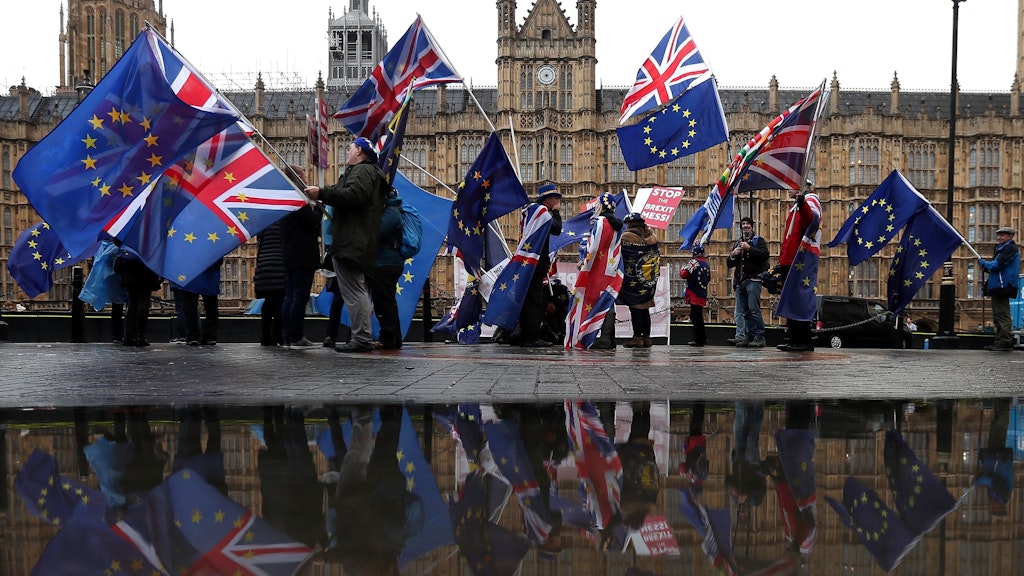EU-Fans vor den Houses of Parliament. Aber ging es beim Brexit überhaupt um Europa? Vielleicht ging es ja um etwas viel Grundlegenderes und Persönlicheres. 