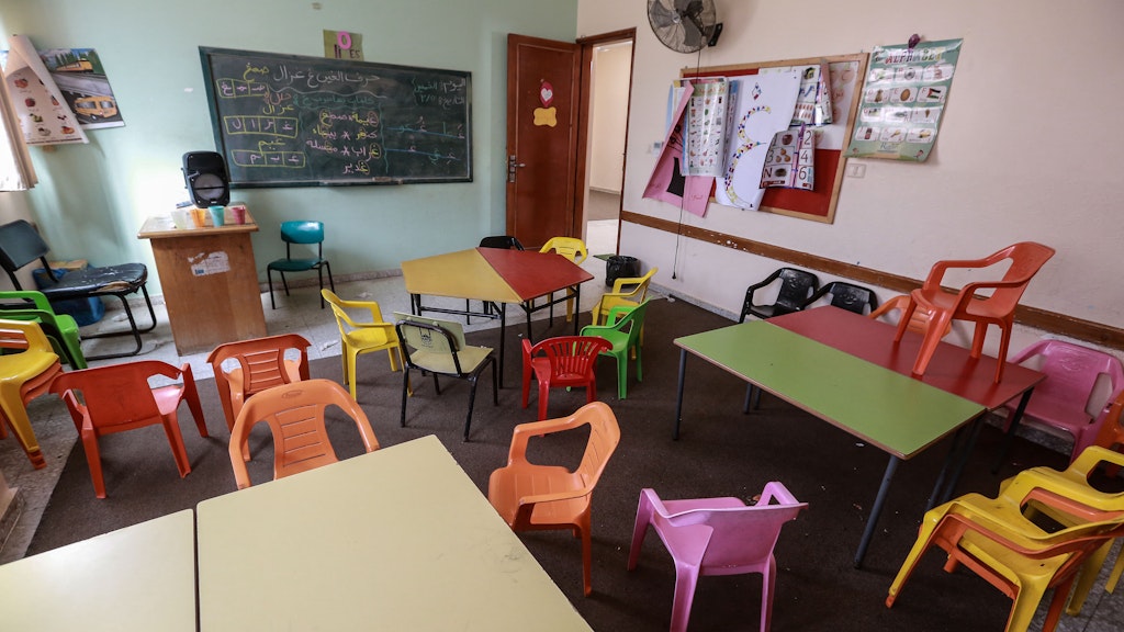 Einige Schulen haben wegen des Coronavirus geschlossen, die meisten haben offen.