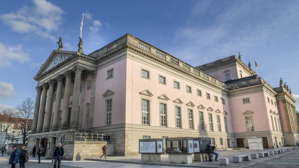 Auch die Staatsoper Unter den Linden ist wegen des Coronavirus dicht. Von hier will der RBB Aufführungen übertragen.
