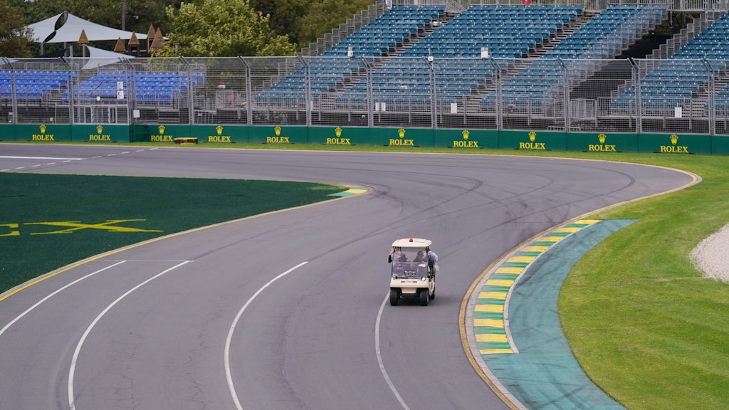 Im Albert Park dreht nur dieser Buggy eine Runde, die PS-Boliden sind ausgeschlossen.