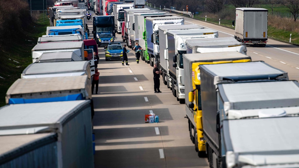 A4 bei Bautzen: Lkw stauen sich bis zu einer Länge von 70 Kilometern. DPA