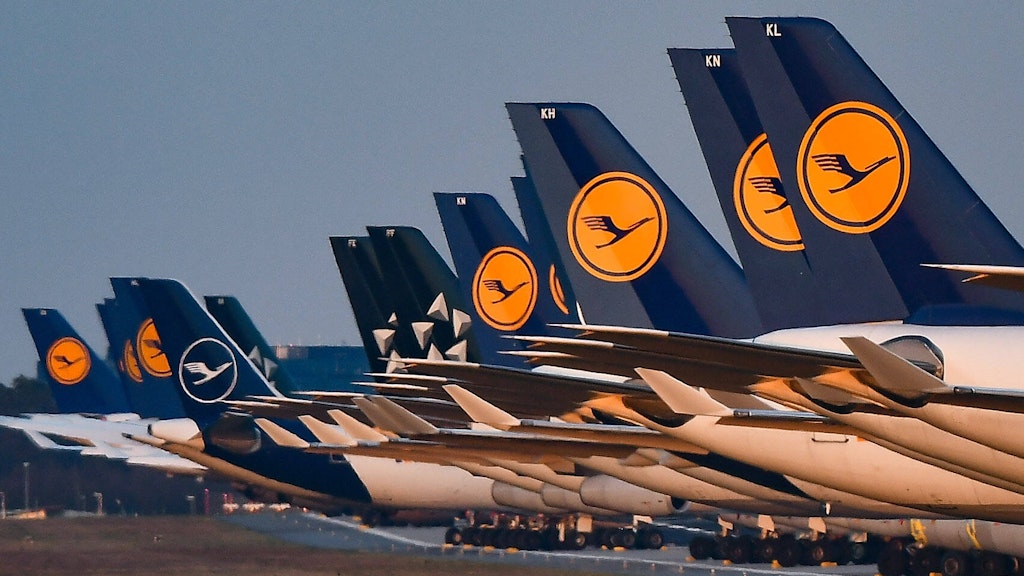 Am Boden, die Wirtschaft wie die Flugzeuge der Lufthansa. 