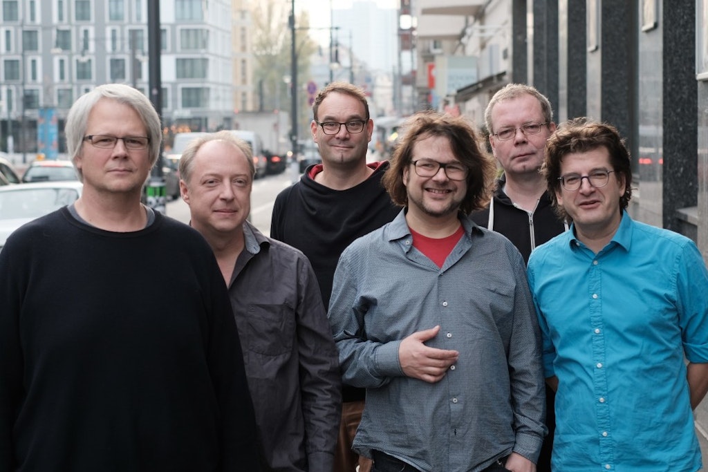Die Weddinger Brauseboys: von links: Heiko Werning, Frank Sorge, Volker Surmann, Thilo Bock, Robert Rescue und Nils Heinrich.