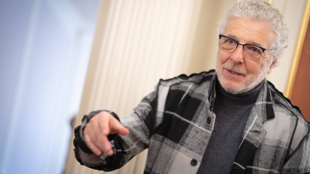 André Heller, hier bei einem Pressegespräch in der Staatsoper Unter den Linden. 