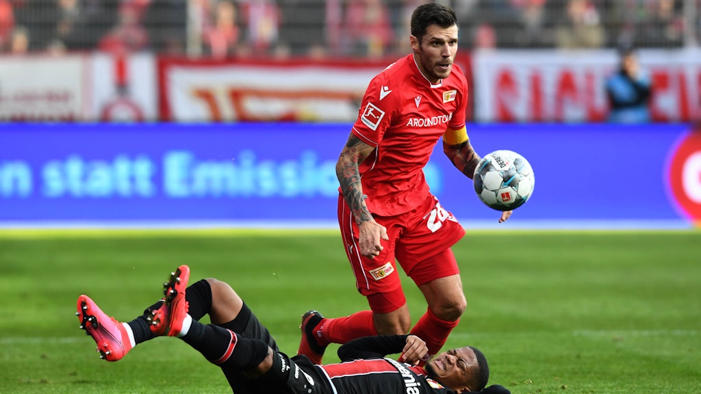 Unions Christopher Trimmel und Leon Bailey von Bayer Leverkusen treffen innerhalb weniger Tage zum zweiten Mal aufeinander. 