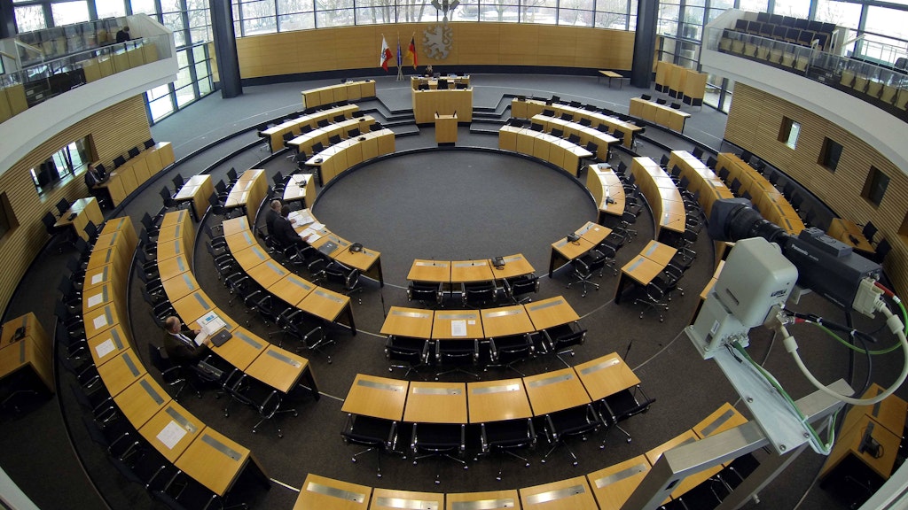 Die Leere vor der Wahl: Plenarsaal im Erfurter Landtag.
