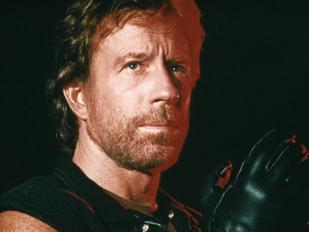 Schiere Männlichkeit: „Chuck Norris würzt sein Steak mit Pfefferspray!“