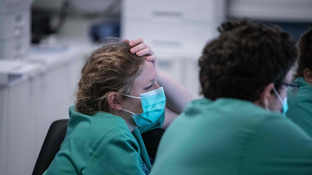 Mathilde Dumont (27) arbeitet auf der Intensivstation des Ixelles Hospital in Brüssel und betreut die Corona-Notfälle.