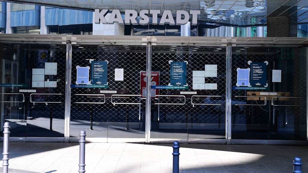Die Kaufhauskette Galeria Karstadt Kaufhof will sich nicht damit abfinden, dass ihre Türen weiter geschlossen bleiben sollen.