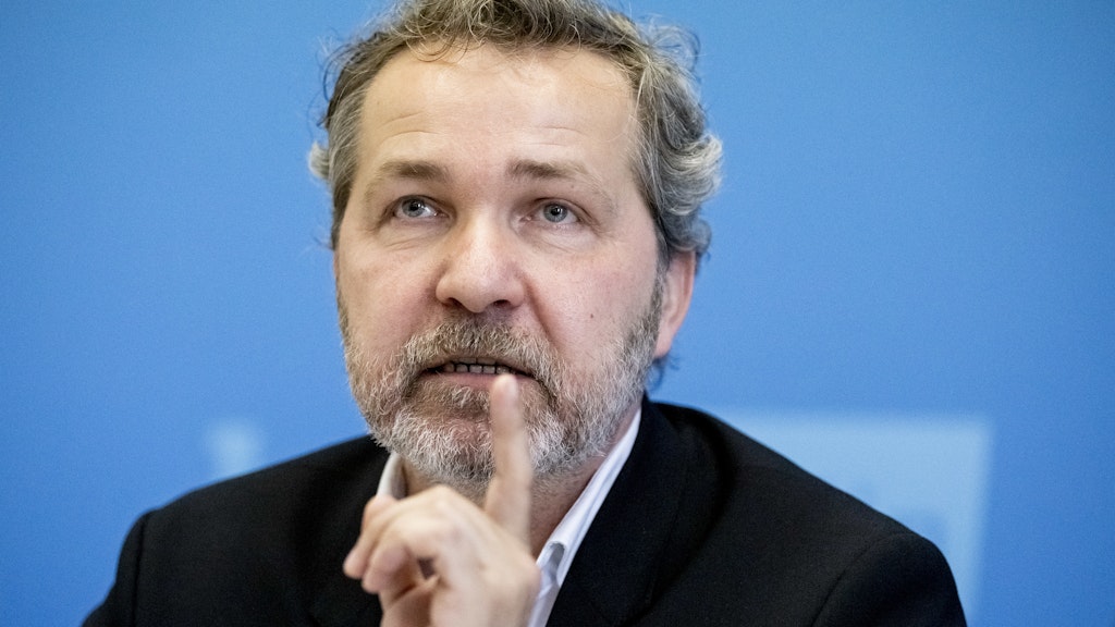 Anstatt die Rückkehr zum normalen Schulbetrieb, plädiert Pankows Bürgermeister Sören Benn für ein flexibleres System. 