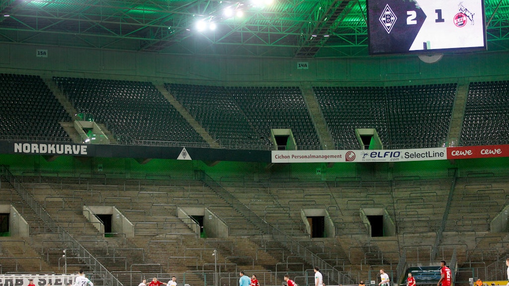Mit Geisterspielen wie am 11. März zwischen Mönchengladbach und Köln soll die Bundesligasaison beendet werden, doch Ultras lehnen sie ab.