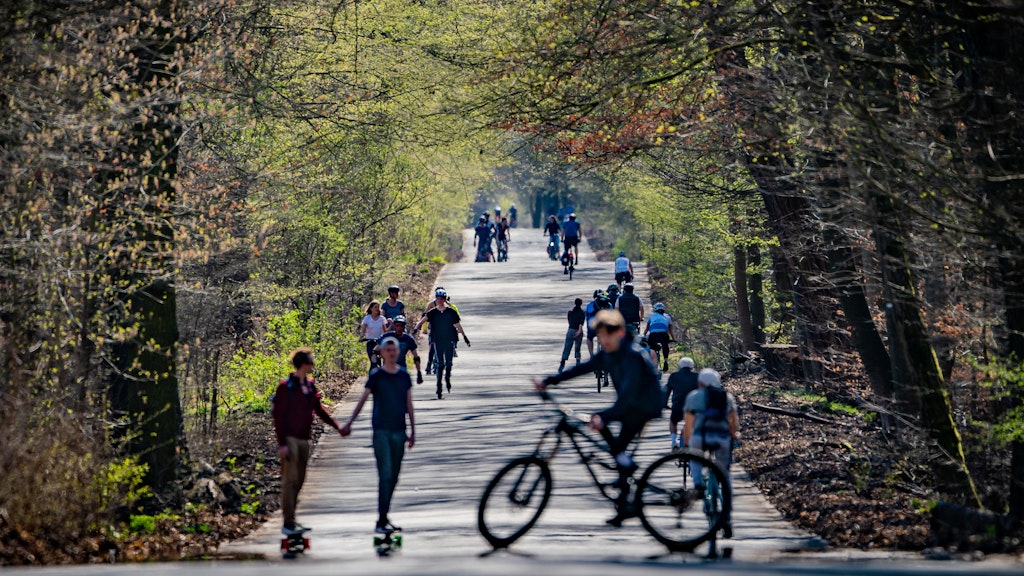 Bei schönem Wetter füllen sich die Parks wieder deutlich.
