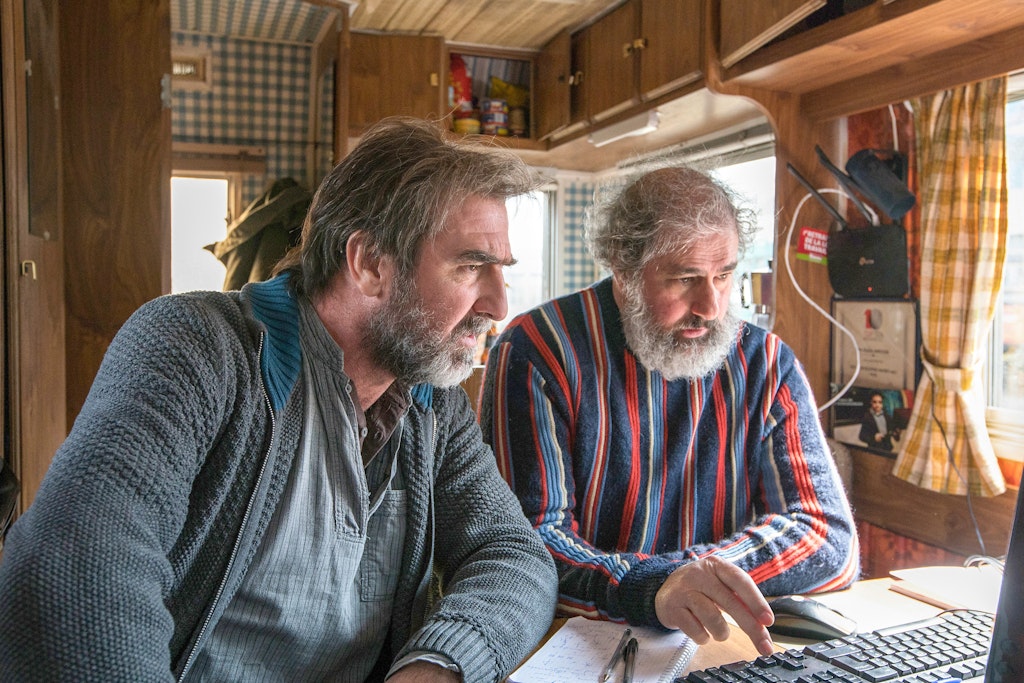 Vielschichtig: Eric Cantona (li.) mit seinem Komplizen Charles (Gustave Kervern) in der Arte-Serie "Aus der Spur".