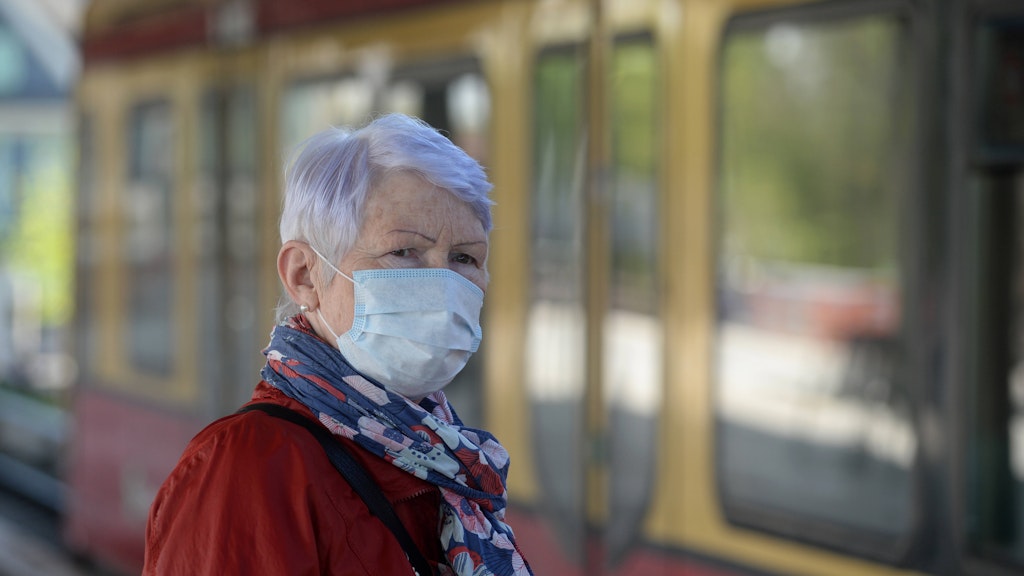Ab Montag ist in Berlin in den Bussen und Bahnen der BVG und auch der S-Bahn das Tragen von Schutzmasken Pflicht.