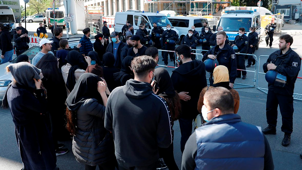 Polizisten regelten den Zugang zum Friedo