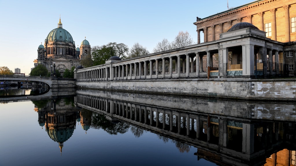 Viele schwärmen davon, dass die Spree derzeit sehr klar ist, weil es noch keine Algen gibt.