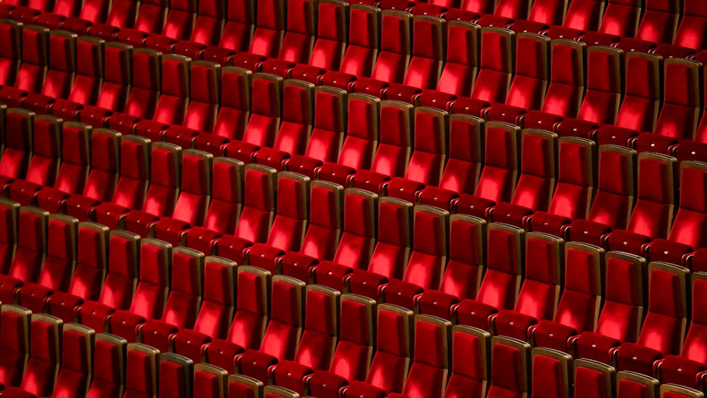 Wegen der Corona-Krise bleiben die Sitze im Konzertsaal leer. Doch was passiert mit den bereits gekauften Tickets und Dauerkarten?