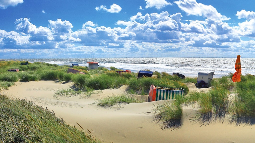 Abstand halten? An den Nordseestränden gibt es genügend Platz – wie hier in den Dünen der Insel Borkum.