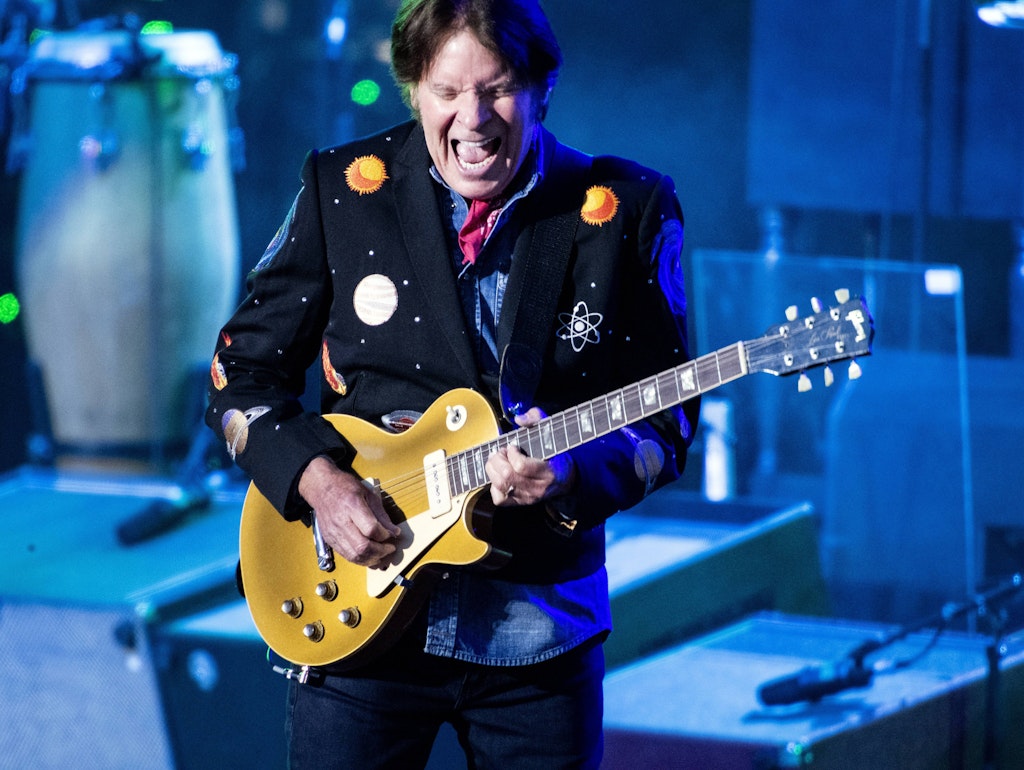 Sonst ja gerne in Karo: John Fogerty bei einem Open-Air-Konzert 2019 im schwedischen Rättvik.