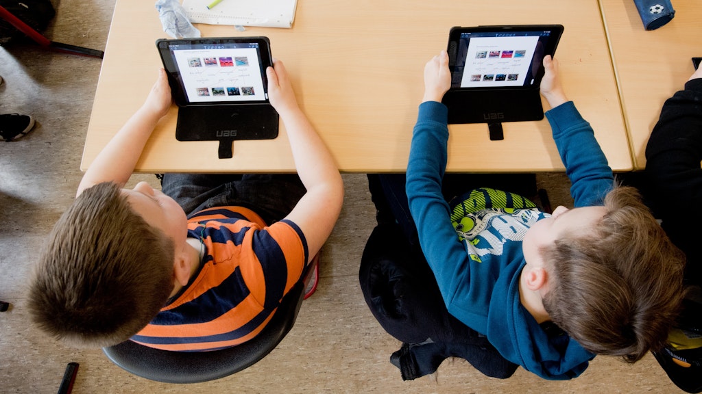 9500 Tablets hat Scheeres schon an Schulen verteilen lassen.