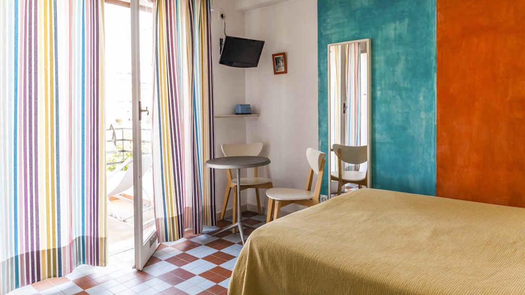 Airbnb entlässt wegen der Corona-Krise ein Viertel seiner Angestellten.