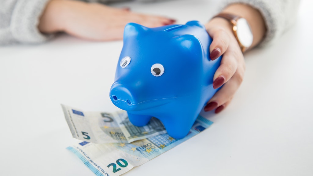 Eine Volksbank in Nordrhein-Westfalen verlangt weiterhin Zinsen.