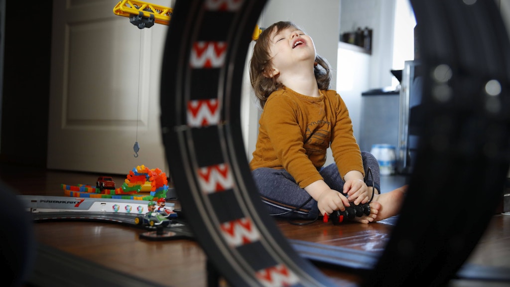 Spielzeug gehört zu einer gesunden Entwicklung dazu - sofern es altersgemäß eingesetzt wird und es bei einer kleinen Auswahl bleibt.